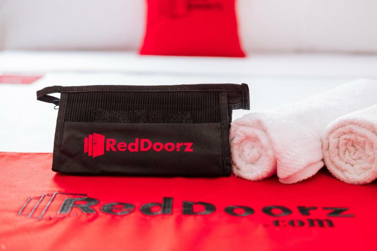 Reddoorz Plus @ Silk Residences Sta. Mesa Monthly Stay Manila Kültér fotó